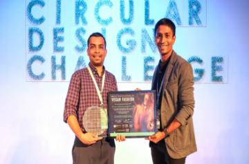 Ankit-Agrawal founder Kanpur Flowercycling Left-being-awarded-the PETA Award