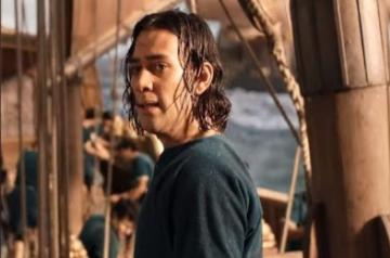 Maxim Baldry says 'LOTR' series explores epic themes in simplest ways.