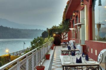 Must visit luxurious boutique resorts and hotels on the bank of river Ganga