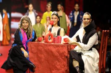 LFW x FDCI: Neha, Konkona join Chola designer for tea party on runway