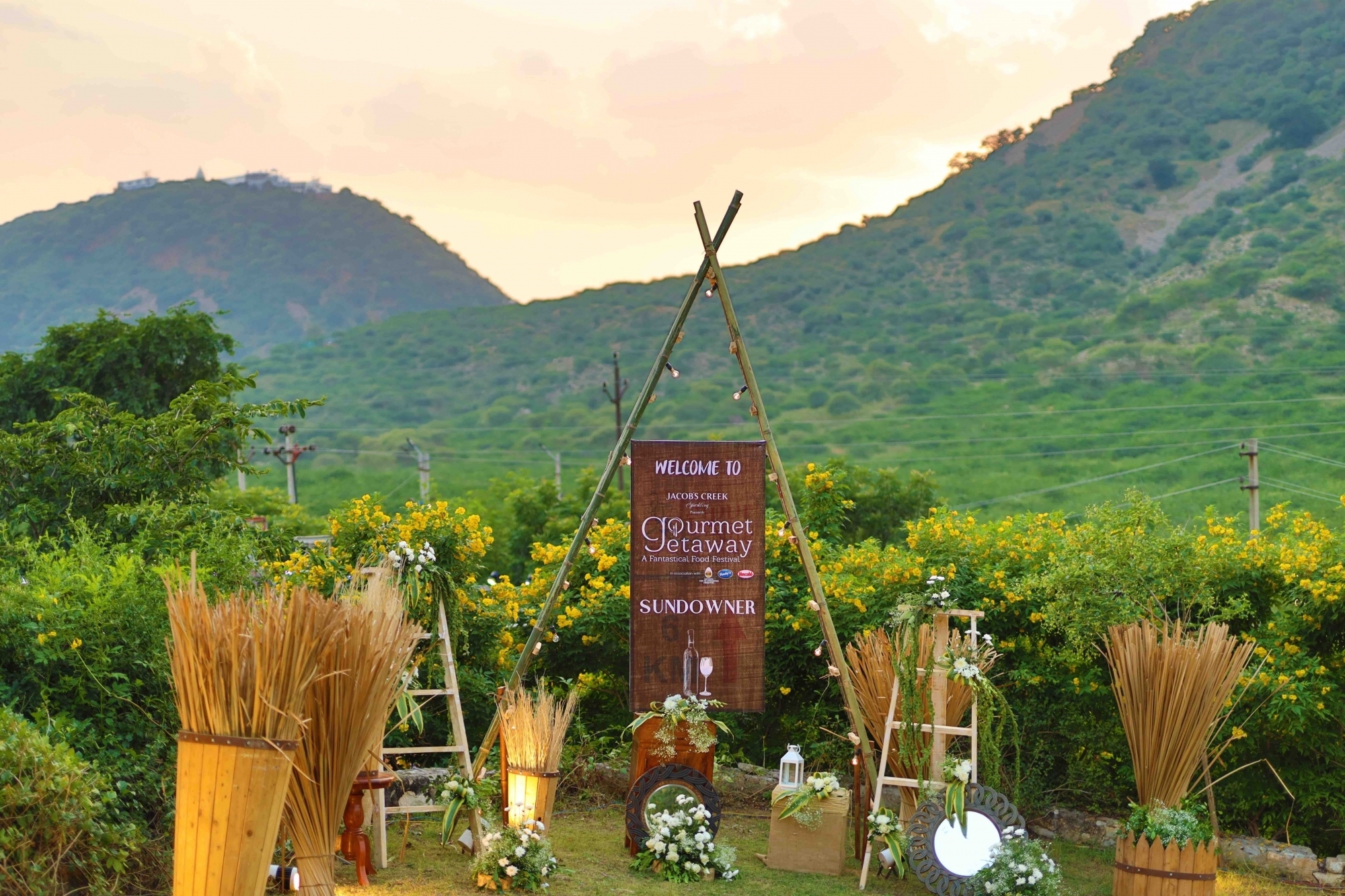 aipur: 'Lost recipes and sustainability' was discussed at length at the recently held International Food Festival, Gourmet Getaway, which was the third edition of the event, in Jaipur. Restaurateur & Food Entrepreneur Dushyant Singh conceptualised and implemented the idea of organising this culinary affair in Jaipur where food connoisseurs have been gathering to celebrate their love and passion for food sizzling delicacies from around the world