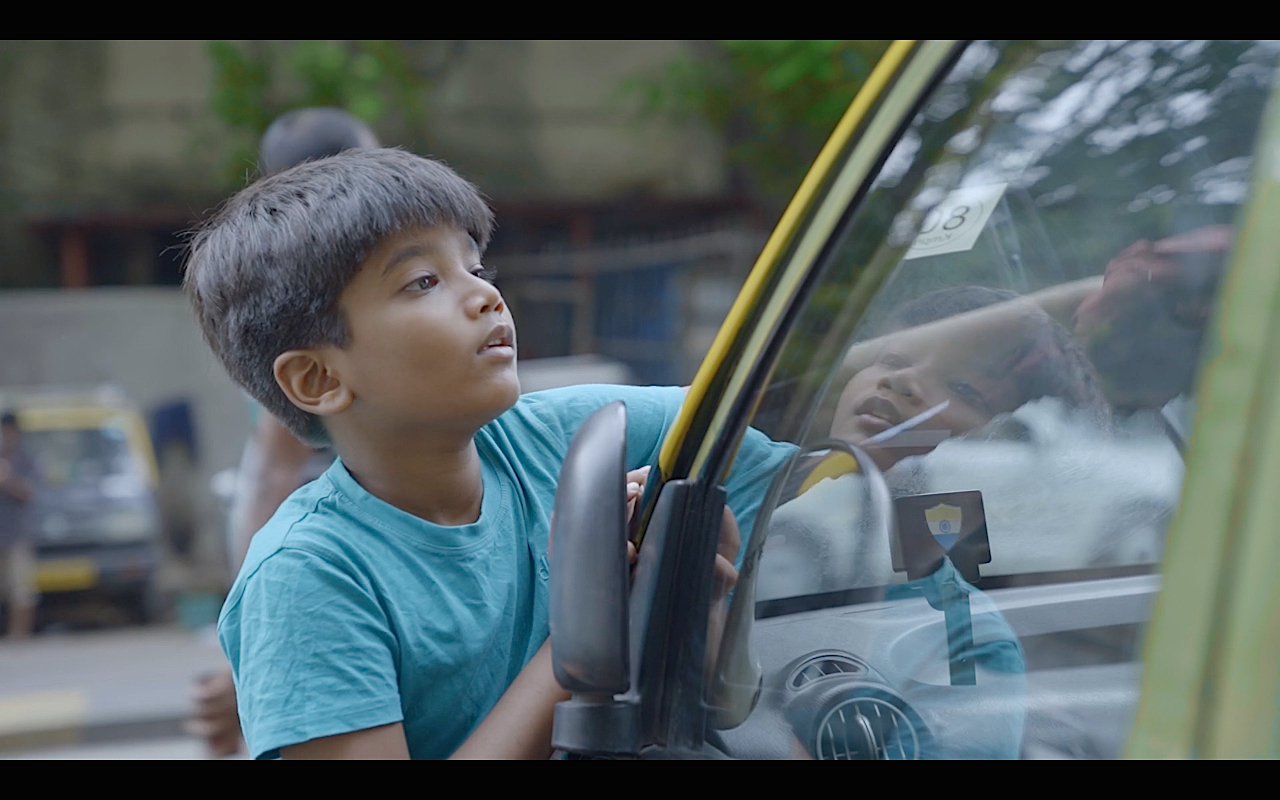 Batti, Hindi film with English subtitles (5 mins) 