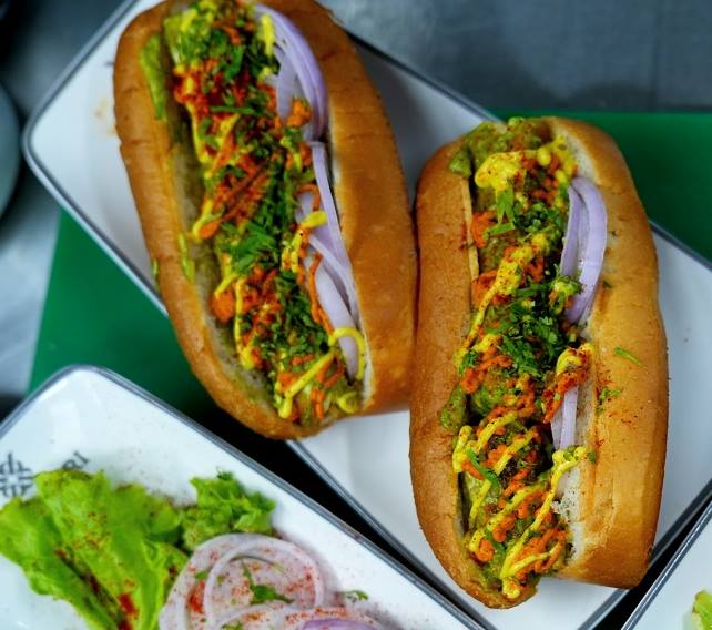 Chicken Lucknowi Seekh Hotdogs