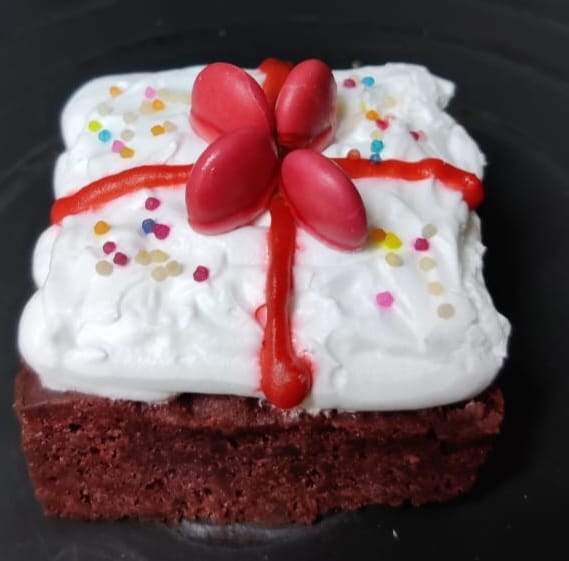 Christmas Fruitcake with Icing Sugar