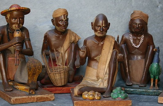 Clay figures in museums