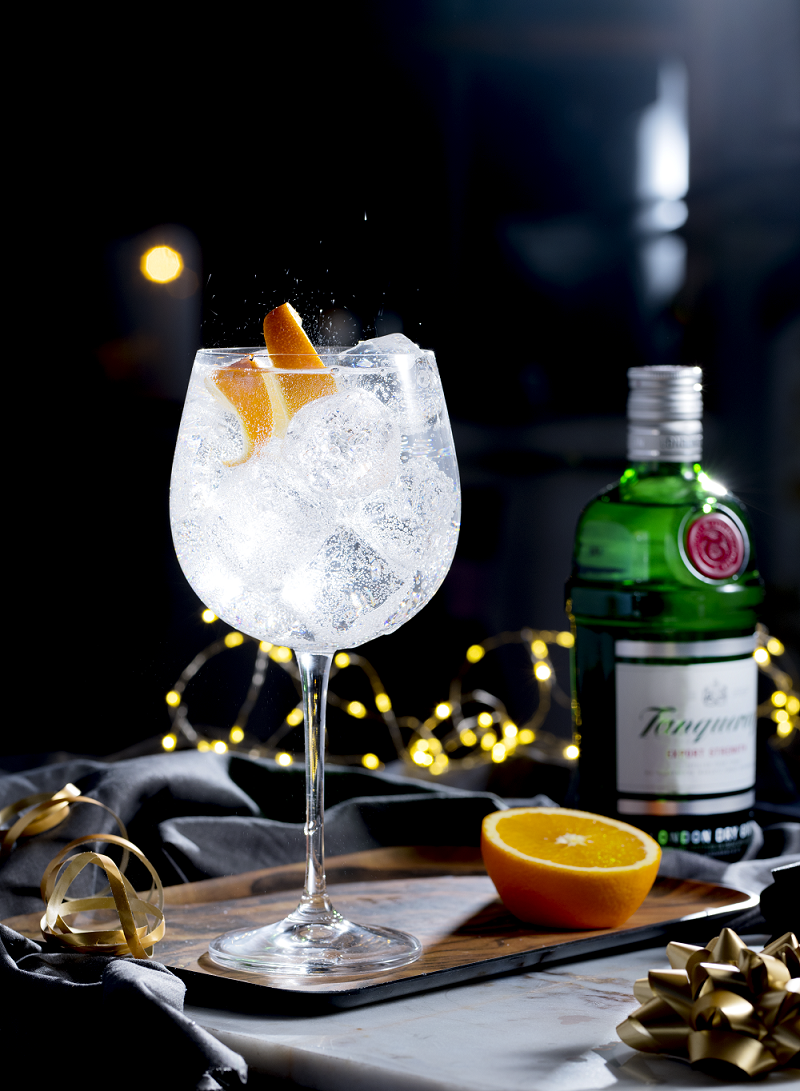 CLASSIC TANQUERAY AND TONIC