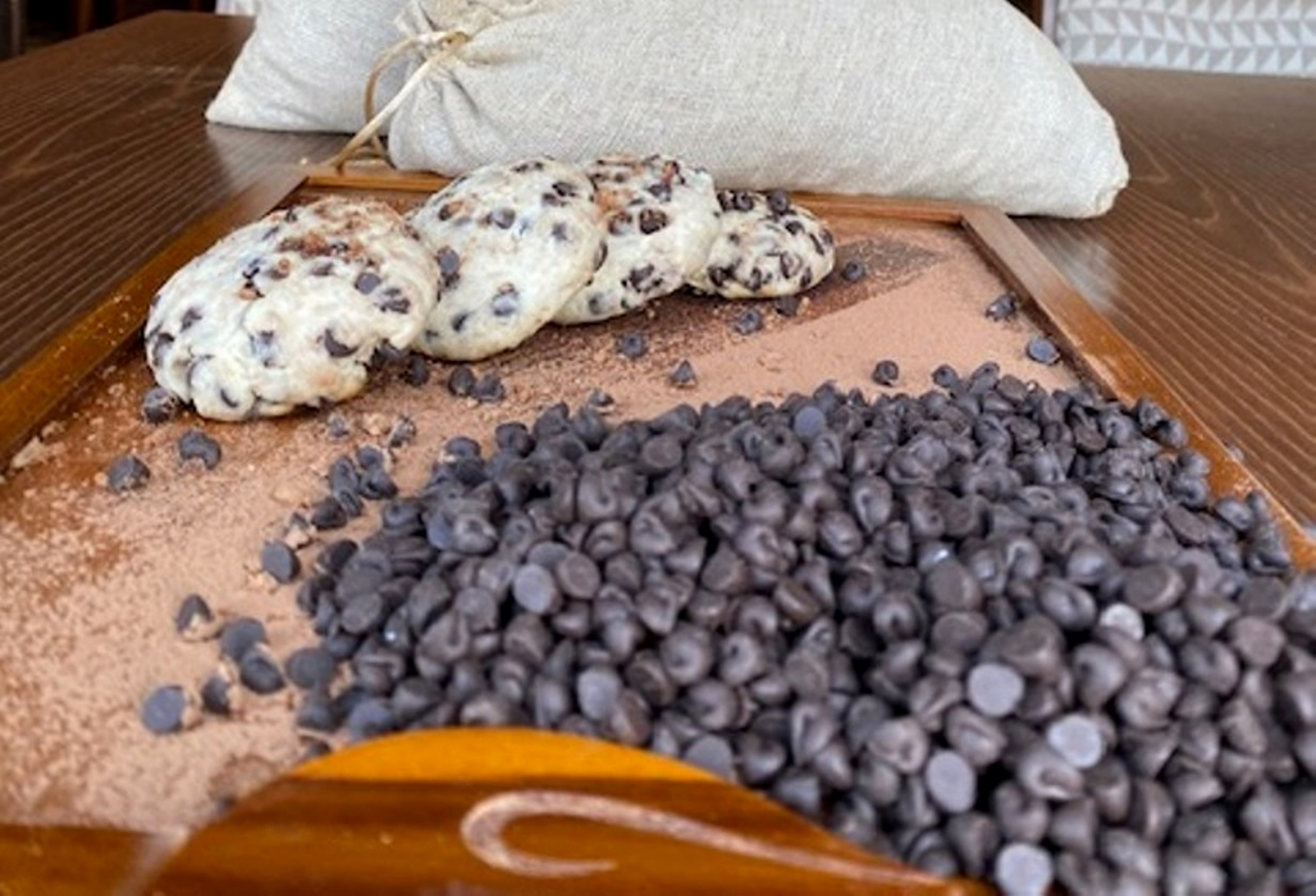 Keto Cookies with Almond Flour, Flax Seed and Chocolate Chips 