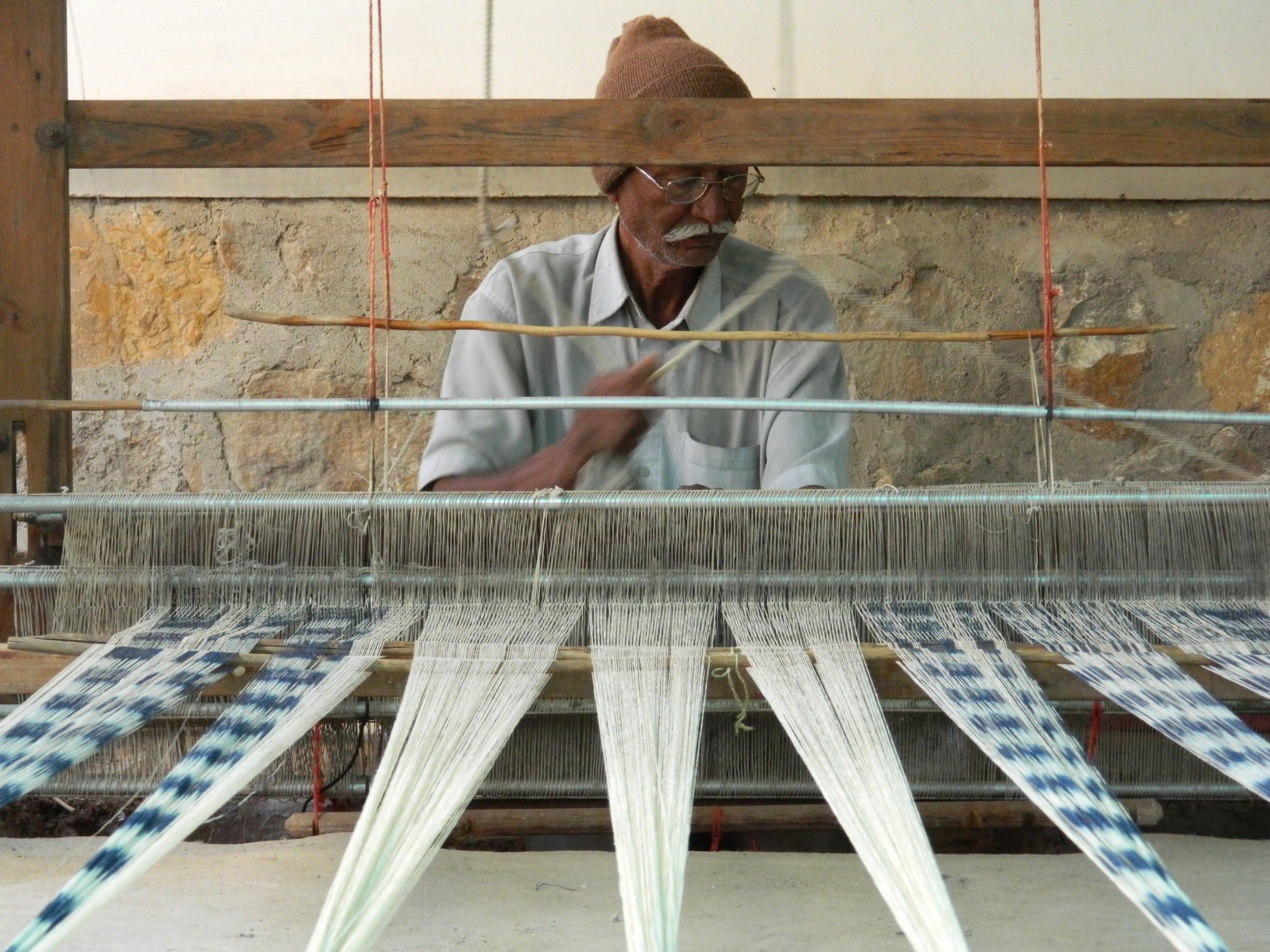 Kutch weaver innovating designs-at Khamir