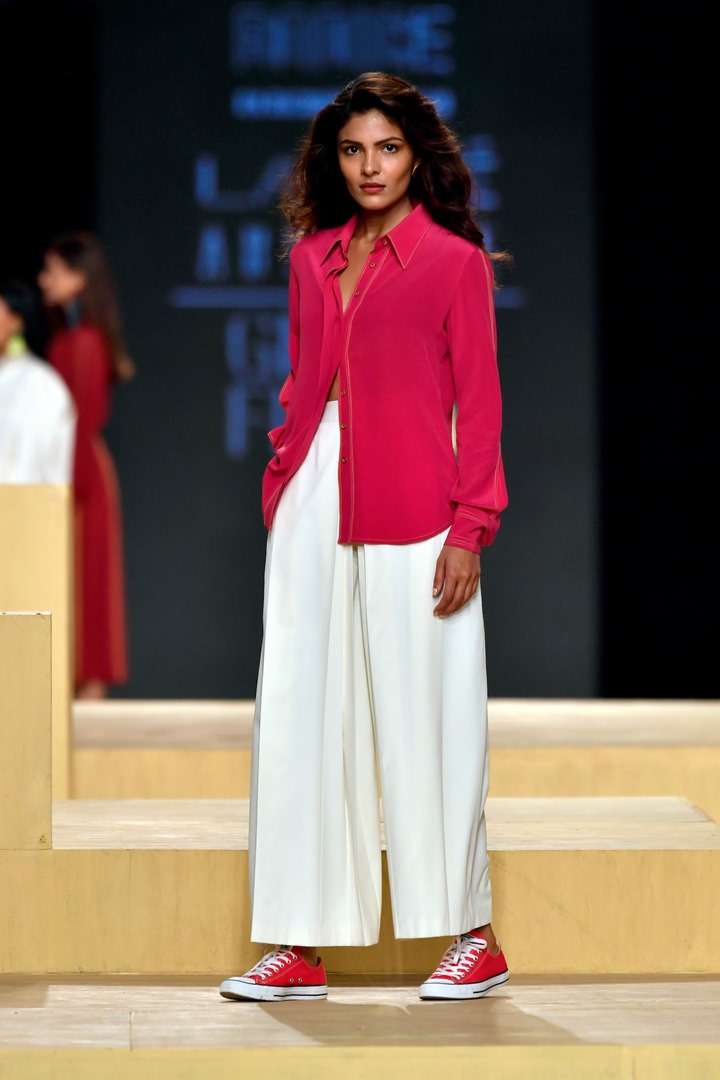 Model walking for Ruchika Sachdeva at FDCI x Lakme Fashion Week 