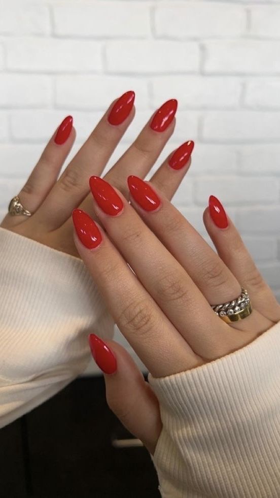 Classic Red Nails 