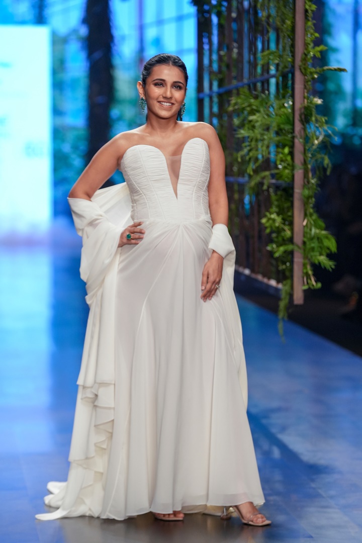 Showstopper Masoom Minawala