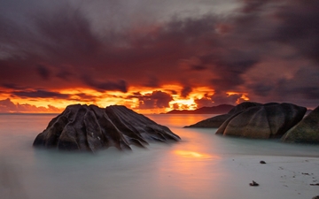 Sunset on the beach: Photo by Torsten Dickmann
