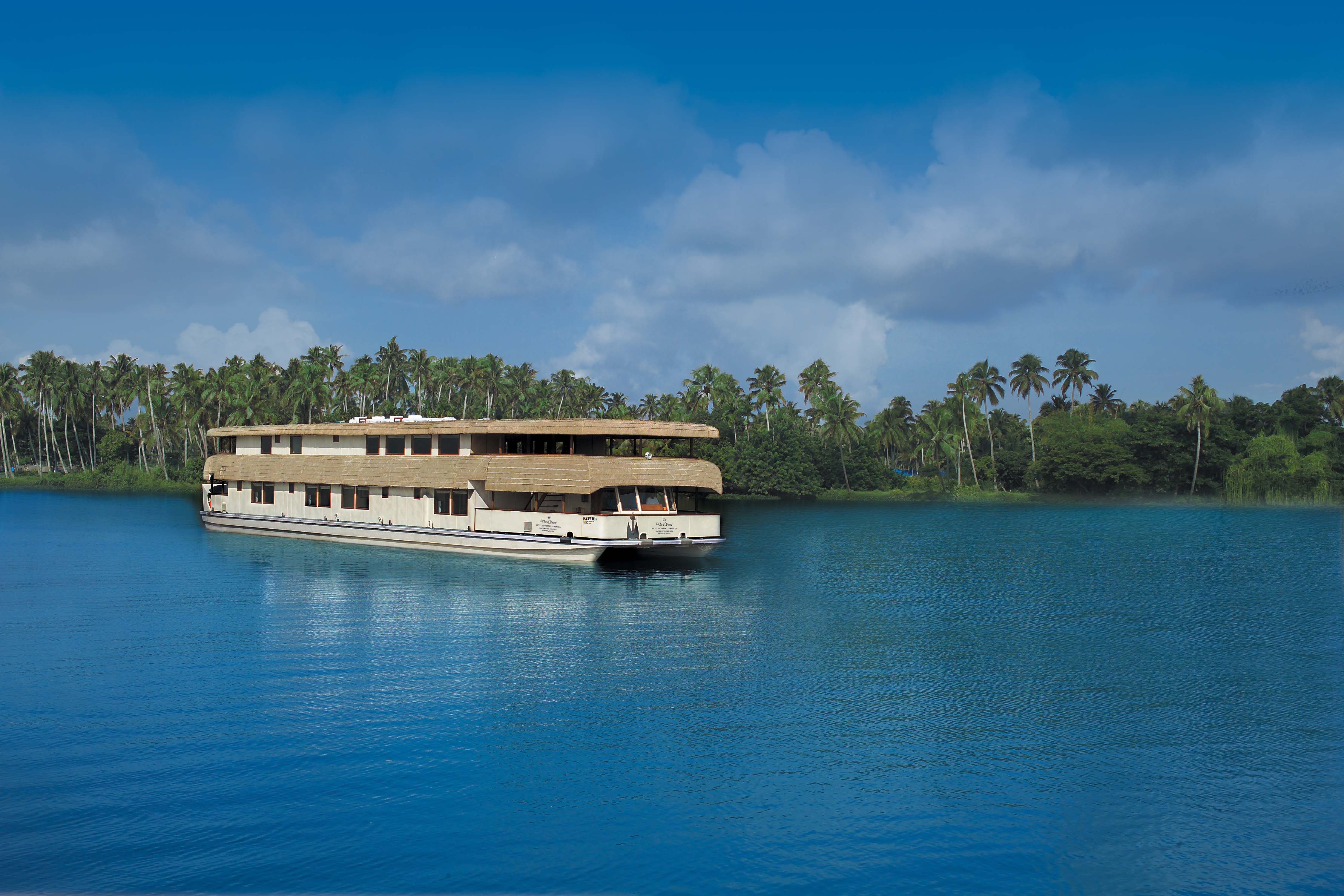 The Oberoi Vrinda, Luxury Kerala Cruiser 