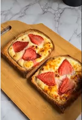 yoghurt toast
