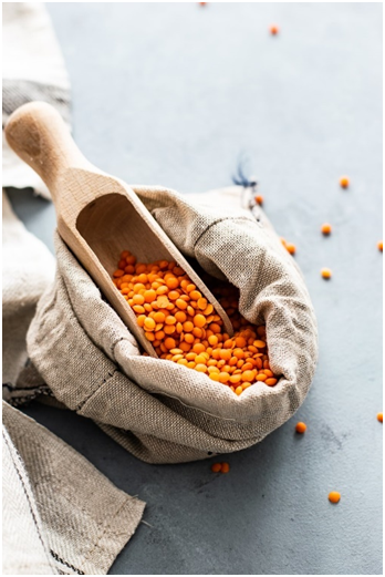 Lentil and raw milk scrub: