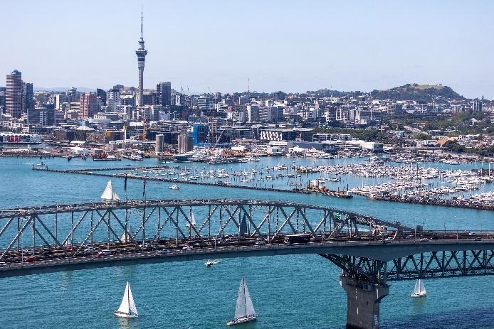 Walk across the Auckland Harbour Bridge: 