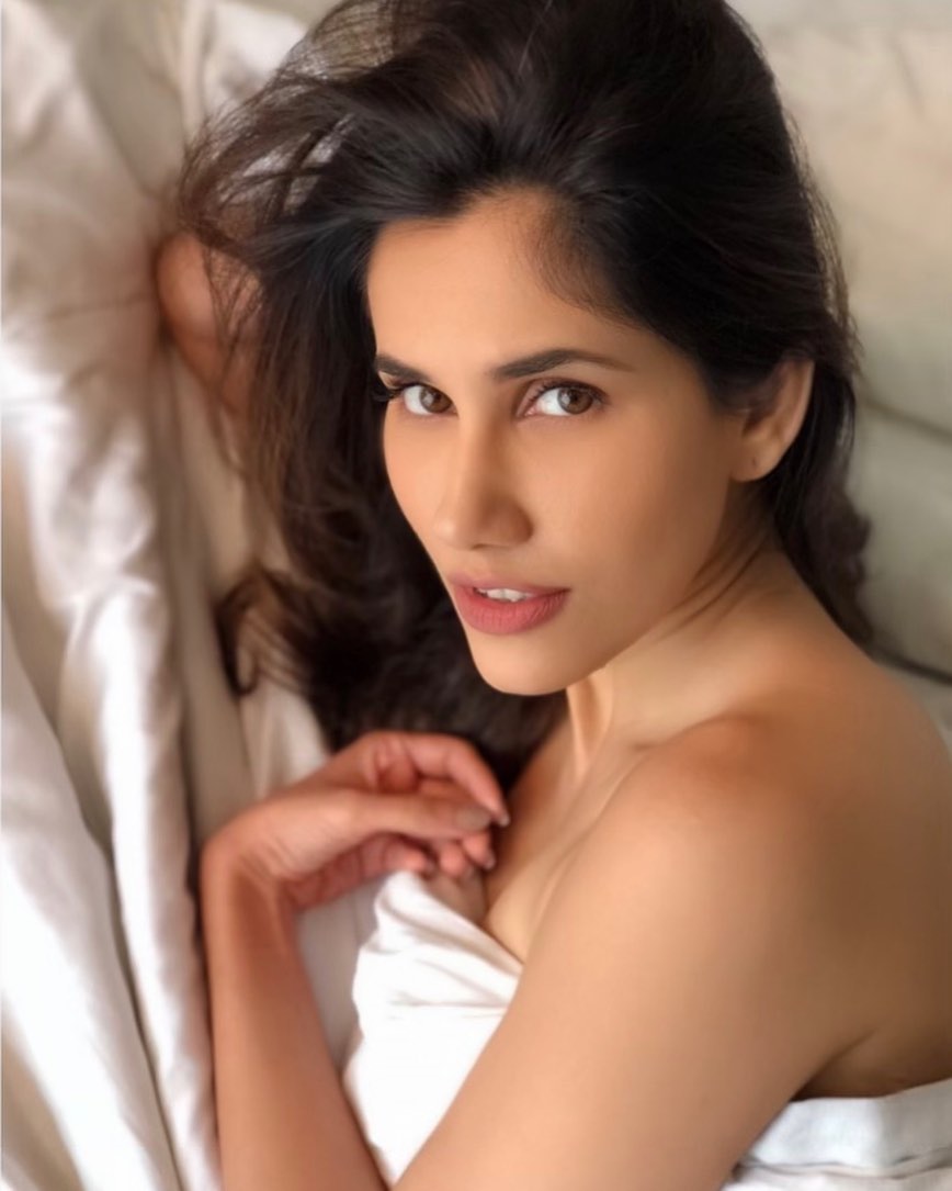 Sonnalli Seygal (Photo: sonnalliseygall/Instagram)