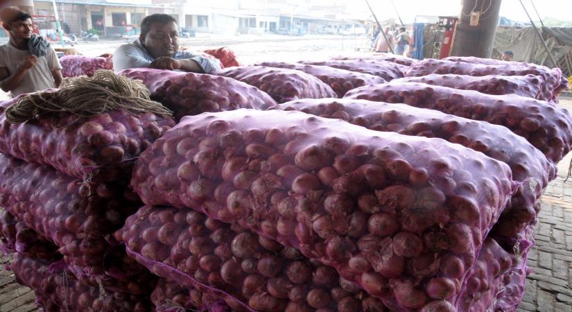 As the exorbitant prices of onions bring tears to the eyes of Indians, social media has been abuzz with memes highlighting the reactions of common people to the situation. (Photo: IANS)