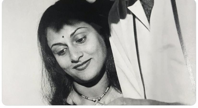 On the occasion of Karwa Chauth on Thursday, megastar Amitabh Bachchan shared an unseen photograph of his wife and actress Jaya Bachchan, cropping his own picture from the frame."the better half .. !! quite obviously the other half is irrelevant  .. and therefore unseen," he captioned the image.