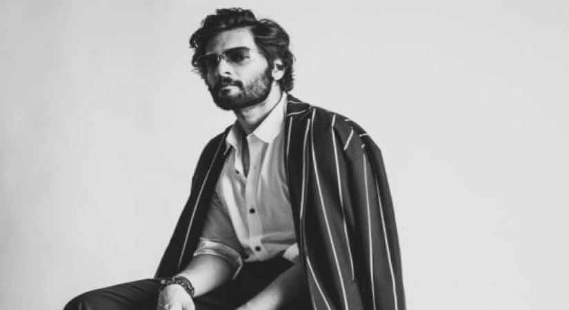 Actor Ali Fazal is preparing hard for his international project, which is a modern-day adaptation of Agatha Christie's famous novel "Death On The Nile".  He is currently in London and will soon start shooting for the film along with Gal Gadot.