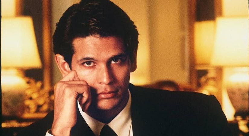 It's a flashback Thursday for model-actor-fitness enthusiast Milind Soman as he uploaded a 31-year-old picture of himself on social media.