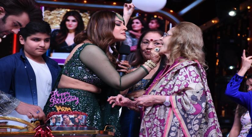 Bollywood actress was all emotional when her family turned out on the set of a dance reality show she judges, to celebrate her birthday. She said this is her "best birthday ever". She was surprised when she saw that her whole family, including her parents, in-laws, and daughter have turned up to celebrate her birthday on the sets of the show "Nach Baliye 9".