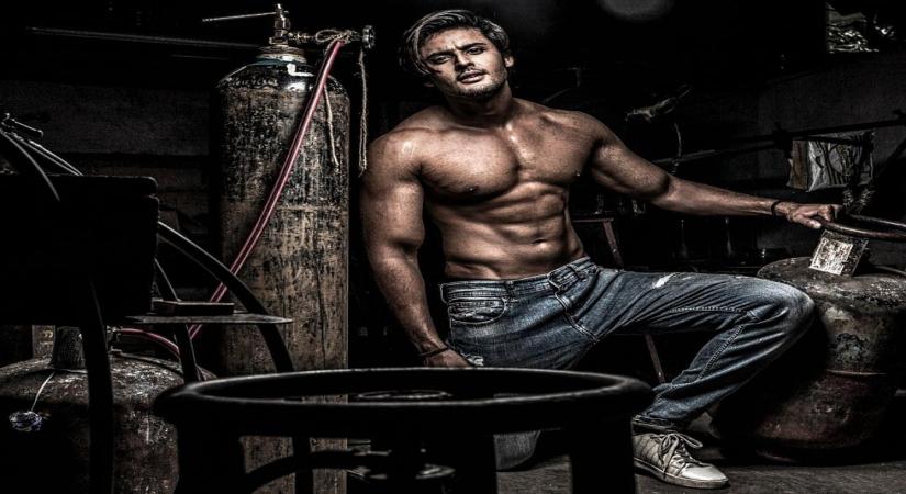 Television star Shagun Pandey has undergone a massive physical transformation. From chiseled muscles to abs, the "Tujhse Hai Raabta" actor is wooing audience with his toned body.