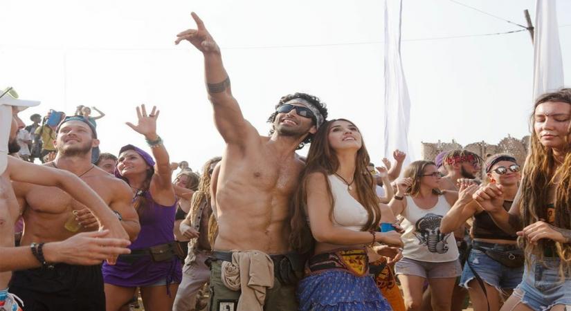 Actor Aditya Roy Kapur, who turned a year older a day ago, treated his fans by sharing his shirtless look from his upcoming film "Malang".