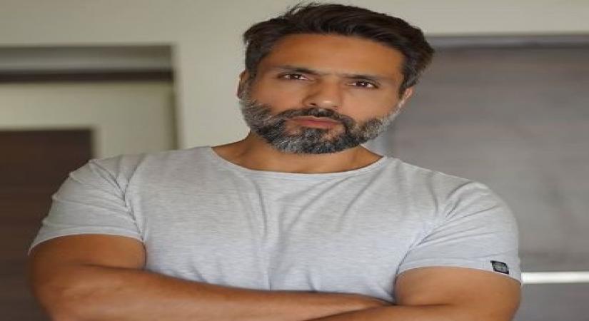 Actor Iqbal Khan will be seen as a con artist in an upcoming digital show titled "Ratri Ke Yatri".