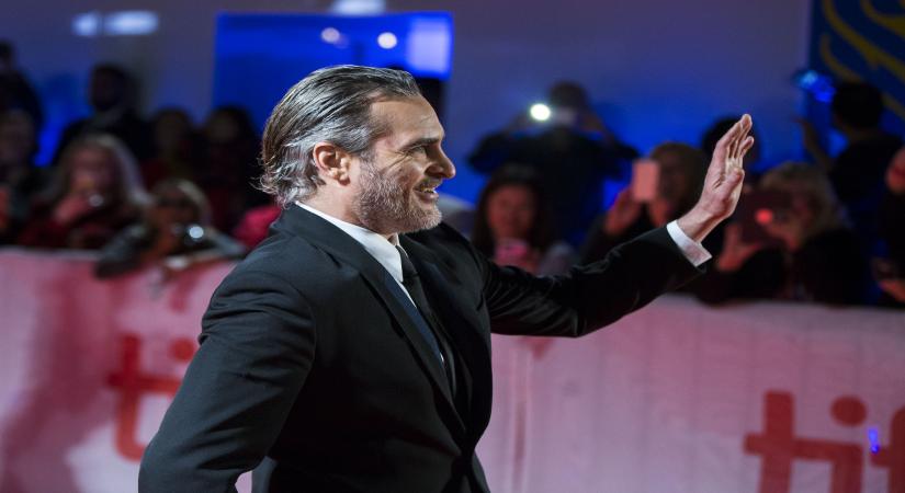 TORONTO, Sept. 10, 2019 (Xinhua) -- Actor Joaquin Phoenix attends the North American premiere of the film "Joker" at Roy Thomson Hall during the 2019 Toronto International Film Festival (TIFF) in Toronto, Canada, Sept. 9, 2019. (Photo by Zou Zheng/Xinhua/IANS)