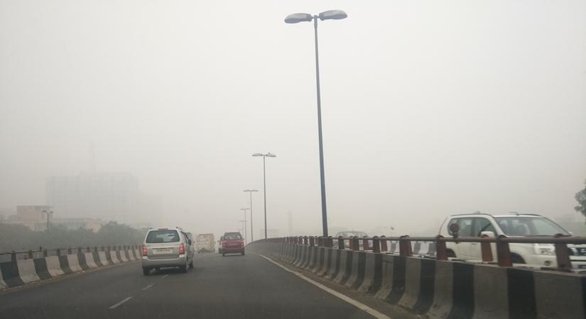 Haze reduces visibility as smog engulfs New Delhi on Nov 3, 2019. (Photo: IANS)