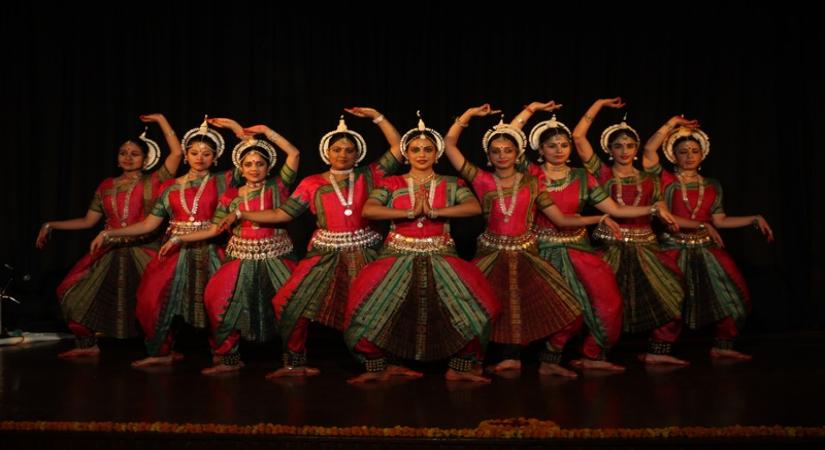 Madhumita Raut Odissi Group 