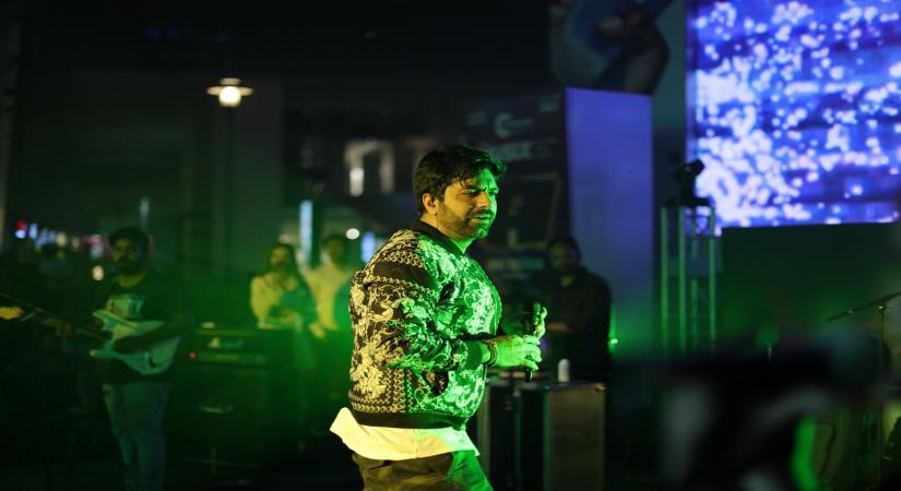 My dream is to die on stage: Akhil Sachdeva.