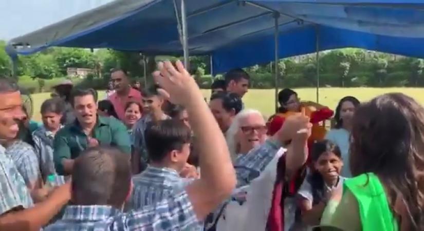 In a throwback video that Salman Khan has posted, the superstar and his "Dabangg 3 co-star Sonakshi Sinha are seen shaking a leg with differently-abled children to the beats of the "Yun karke" track from the upcoming film.