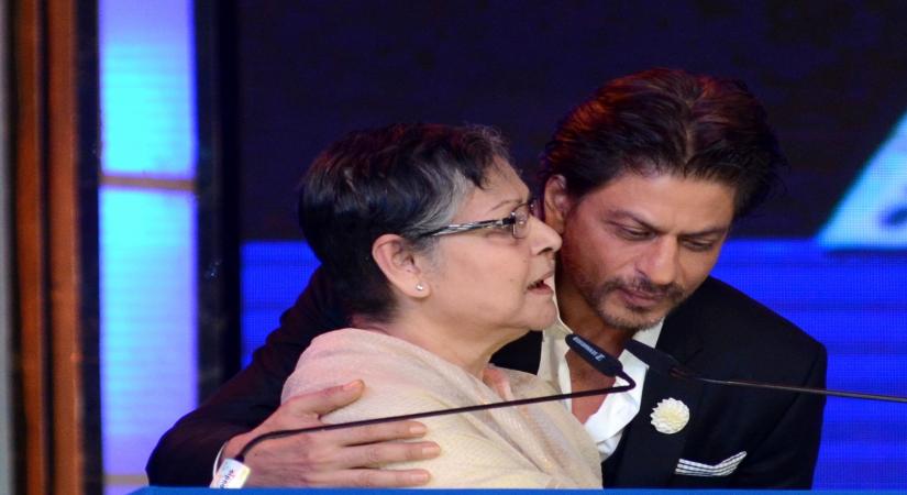 Kolkata: Actress Rakhee Gulzar accompanied by actor Shah Rukh Khan, addresses at the inaugural session of 25th Kolkata International Film festival, in Kolkata on Nov 8, 2019. (Photo: Kuntal Chakrabarty/IANS)