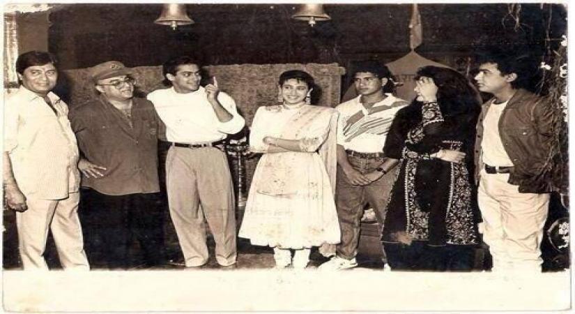 It's been a silver jubilee for "Andaz Apna Apna", which has completed 25 years of its release in the Hindi film industry on Monday. Known for its funny script, and hilarious dialogues, the Rajkumar Santoshi directorial featured Salman Khan, Aamir Khan, Raveena Tandon, Karisma Kapoor, Paresh Rawal and Shakti Kapoor.