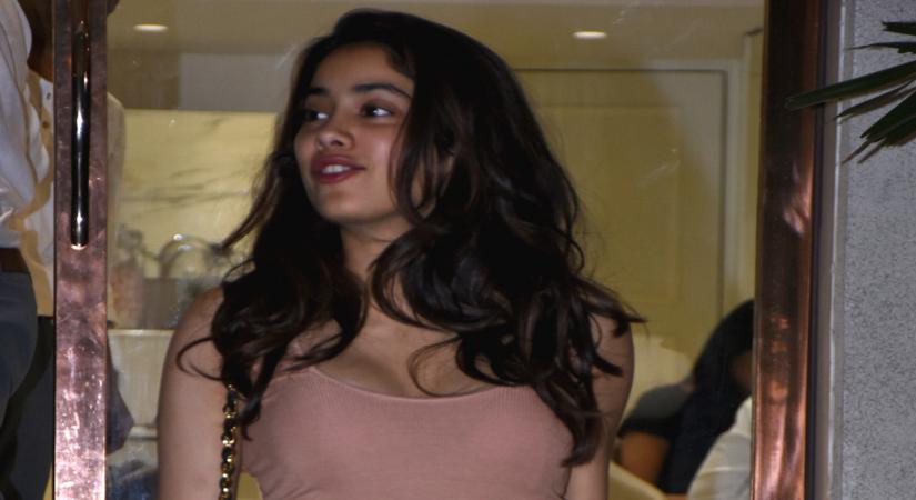 Mumbai: Actress Janhvi Kapoor seen in Mumbai on Oct 31, 2019. (Photo: IANS)