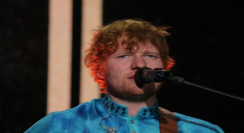 Mumbai: International Singer Ed Sheeran performs during his concert "Divide Tour" in Mumbai on Nov 19, 2017. (Photo:IANS)