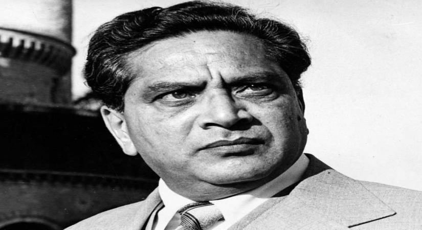 Veteran actor Shreeram Lagoo passes away.