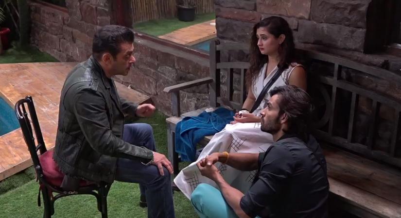 After disclosing shocking details about Arhaan's past to Rashami Desai  on the last night episode's of "Bigg Boss 13", Salman Khan will go inside the house to console the actress.