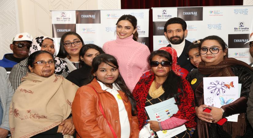 A day after exempting "Chhapak" from entertainment tax, the Madhya Pradesh government kept the political pot boiling by announcing on Friday to honour actor Deepika Padukone during the International Indian Film Academy Awards (IIFA Awards).