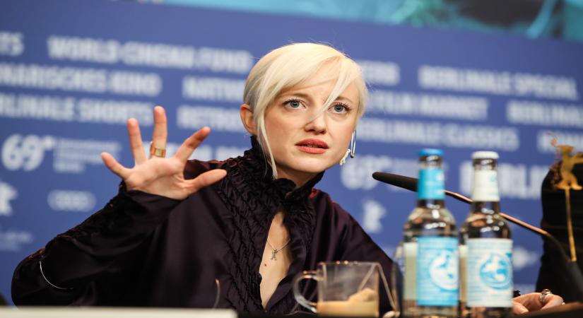 BERLIN, Feb. 7, 2019 (Xinhua) -- Actress Andrea Riseborough of the film "The Kindness of Strangers" attends a press conference during the 69th Berlin International Film Festival in Berlin, capital of Germany, Feb. 7, 2019. (Xinhua/Shan Yuqi/IANS)
