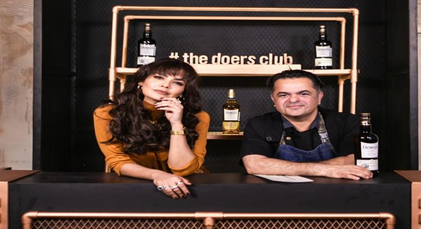 Actress Esha Gupta and Chef Vicky Ratnani at The Doers Club  pop up by Dewars-2