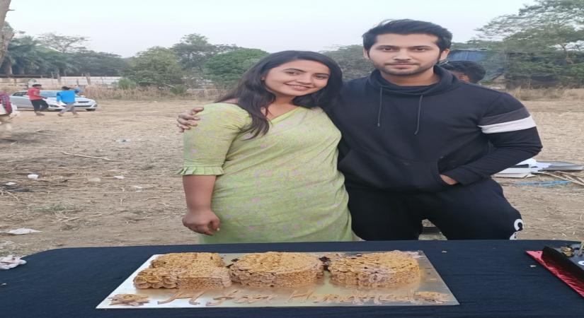 "Chipta Chipta nahi... 36 aayengi, 36 jayengi teri wali teri mummy layegi" -- was Paras Chhabra's mother Ruby Chhabra's catty reply to her son's growing fondness towards co-contestant Mahira Sharma. In a latest promo clip, Ruby is seen warning Paras: "Chipta Chipta nahi... 36 aayengi, 36 jayengi teri wali teri mummy layegi".