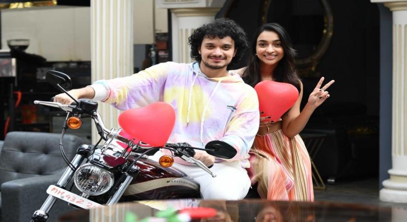 Amrin Qureshi  and Namashi Chakraborty spotted all smiles on valentineâs eve!! Seems like the duo is already having a great time while they  were papped at Sincity Rooftop Resto and Lounge. The duo will soon mark their debut in upcoming film Bad Boy directed by Rajkumar Santoshi.