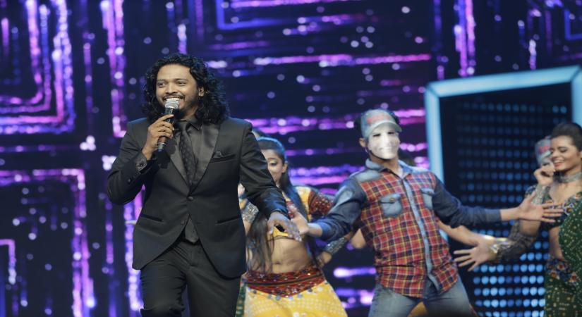 Singer Nakash Aziz has lent his voice to the new version of "Bheegi bheegi raaton mein", which was originally sung by legends Lata Mangeshkar and Kishore Kumar for the 1974 film "Ajanabee".