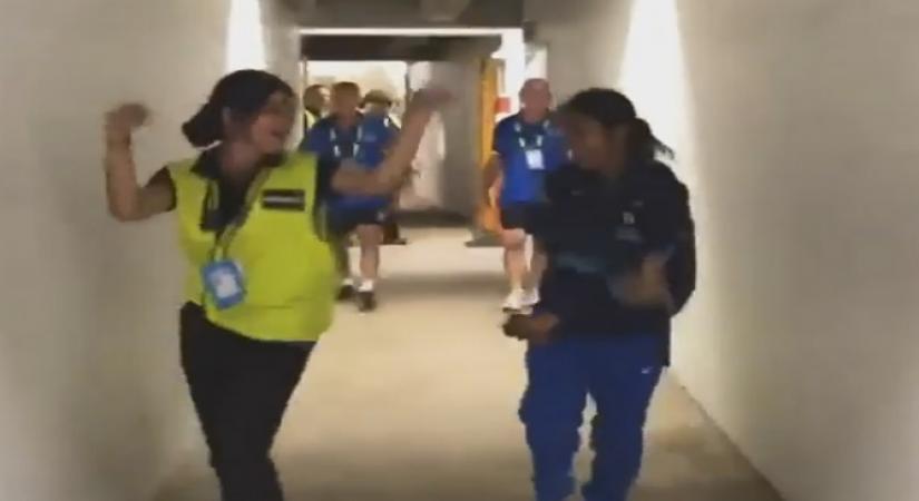 Kartik Aaryan's "favourite crickter" Jemimah Rodrigues shook a leg on the song "Haan main galat" from his latest release "Loev Aaj Kal", and the young actor is simply loving it.