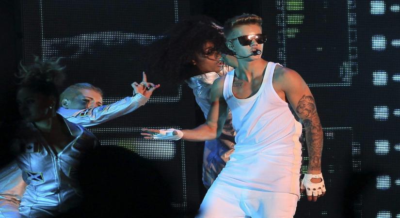 Canadian singer Justin Bieber performs during a concert in Panama City, Panama, 24 October 2013, as part of his tour 'Believe Tour'. EFE/Alejandro Bolivar