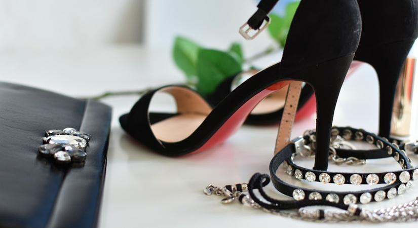 Make a statement at work with accessories