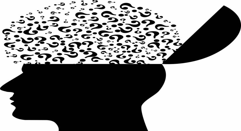 Taking a low-dose aspirin once a day does not reduce the risk of thinking and memory problems caused by mild cognitive impairment or probable Alzheimer's disease, nor does it slow the rate of cognitive decline, say researchers.